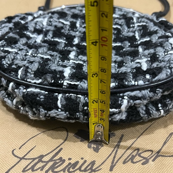 Patricia Nash Silvia frame Crossbody Bag in Black and White